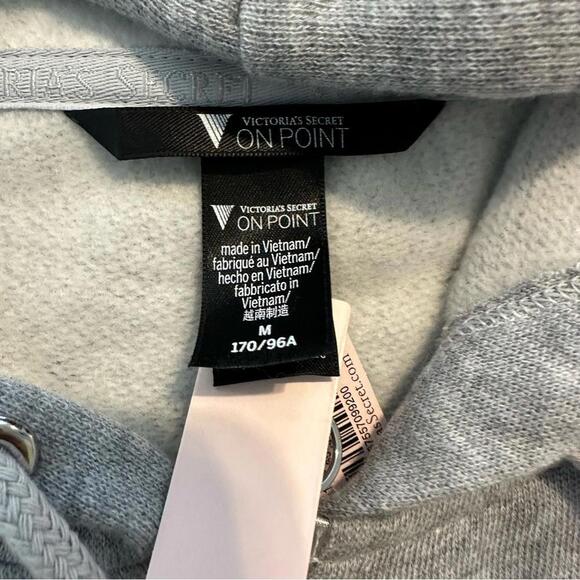 Victoria’s Secret On Point Activewear set - Picture 4 of 5